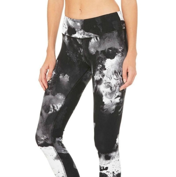 ALO YOGA Airbrush Leggings In Black Blast Size Large - Picture 6 of 11